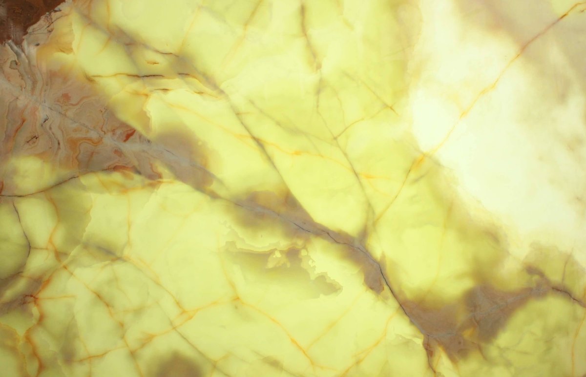 Столешница из камня Оникс