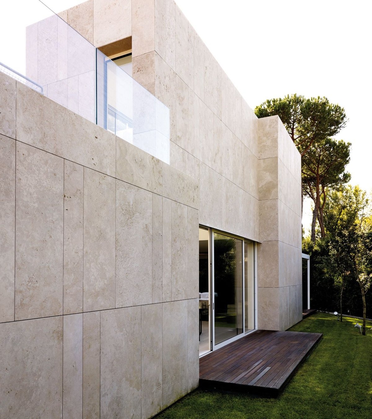 Травертин фасад Modern