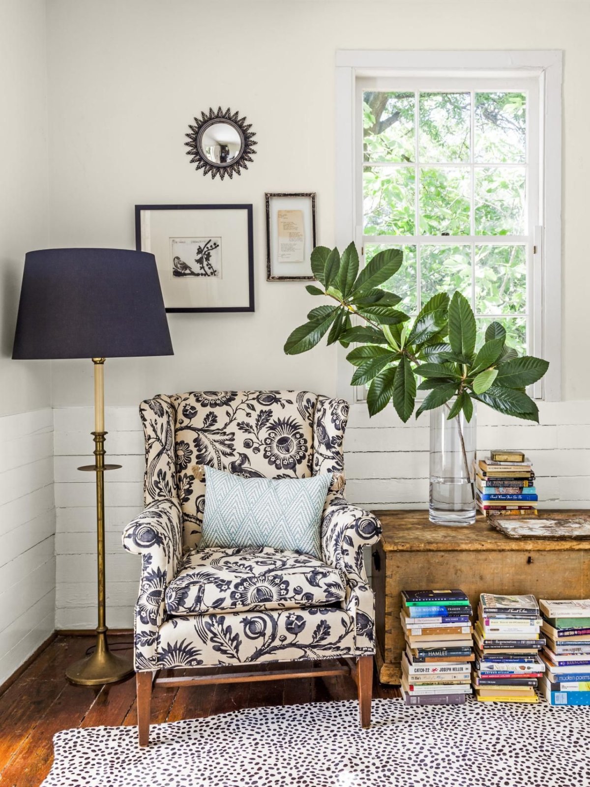 Уютный уголок в интерьере