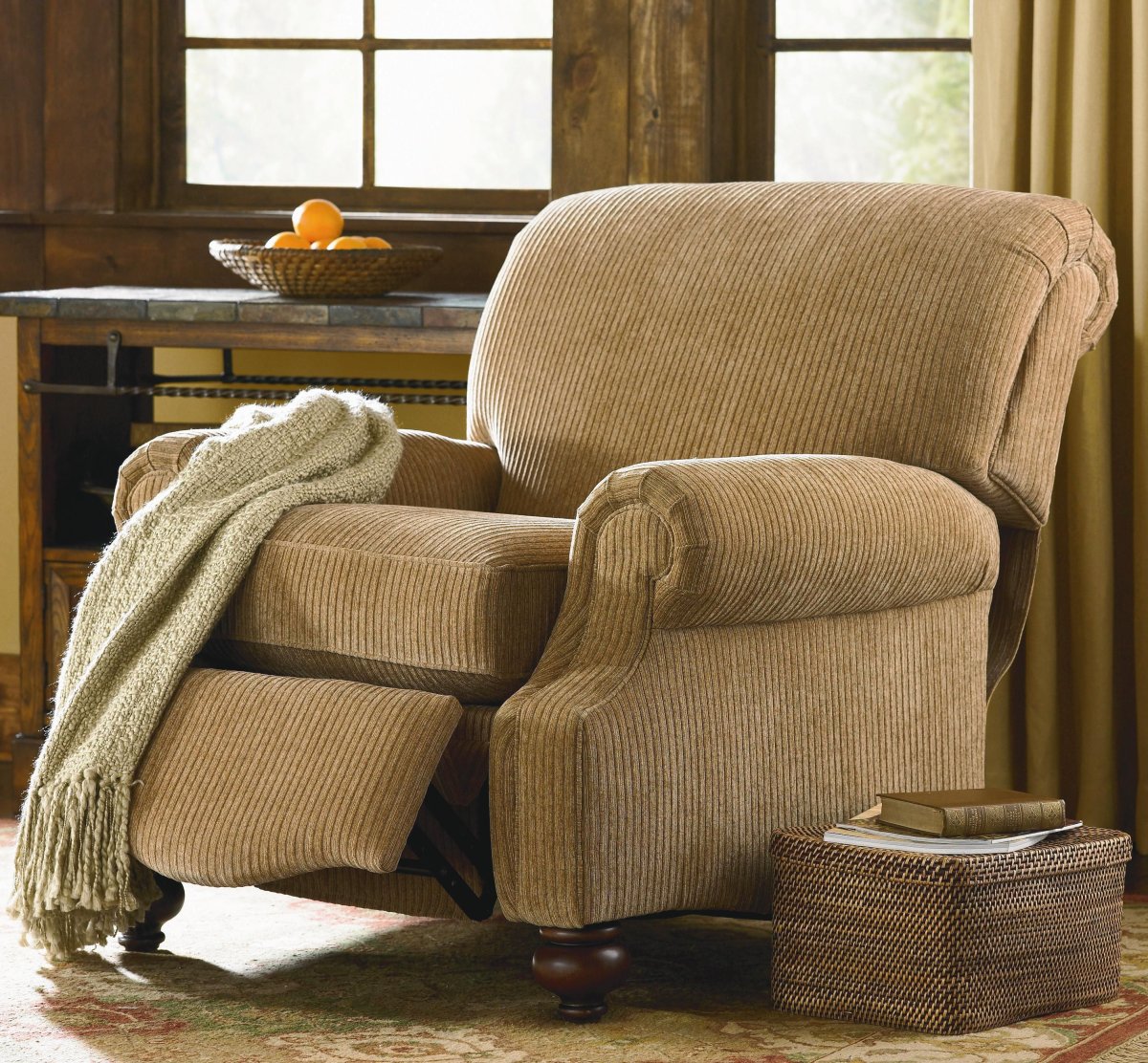 Огромное уютное кресло