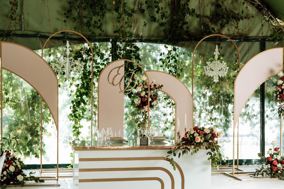 Фотозона с виноградом