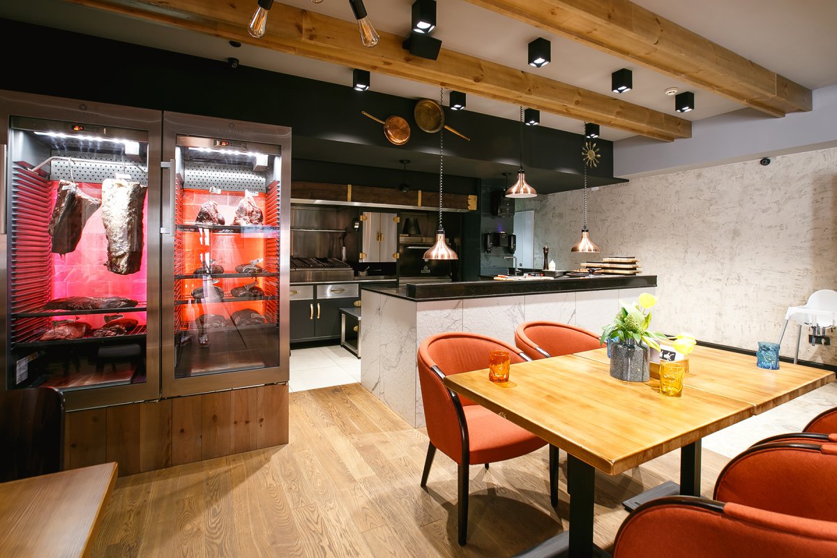 Интерьер мясного ресторана