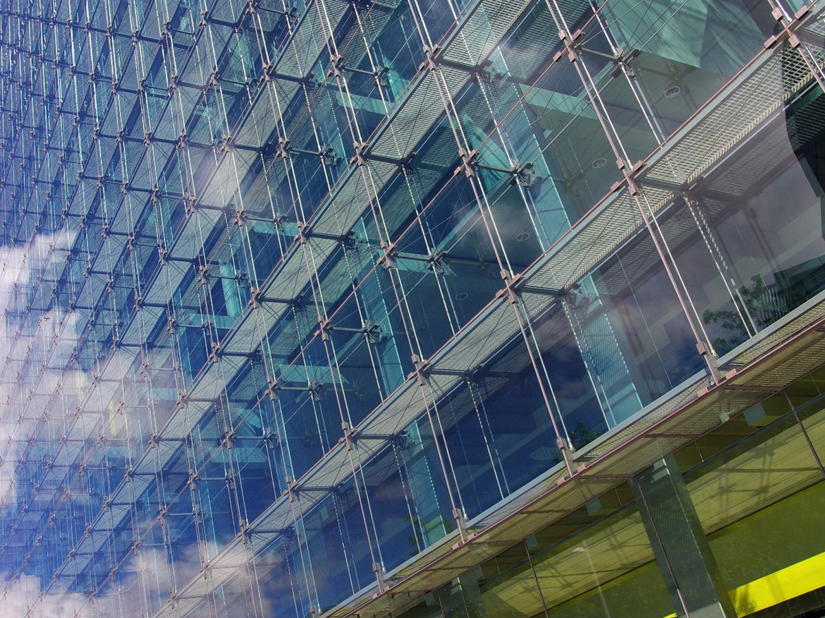 Стеклянный фасад