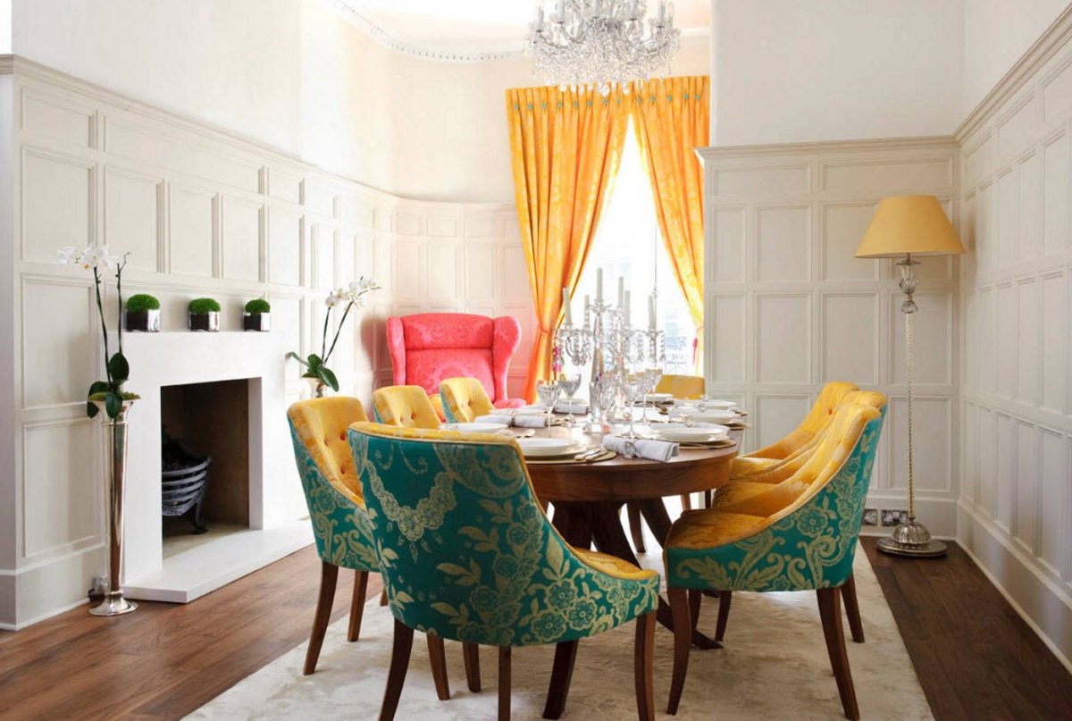 Шторы персикового цвета в интерьере