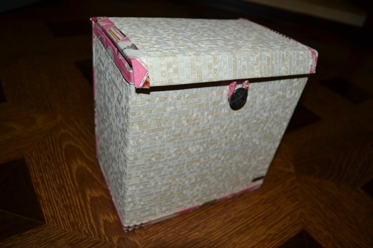 Обклеить коробку бумагой