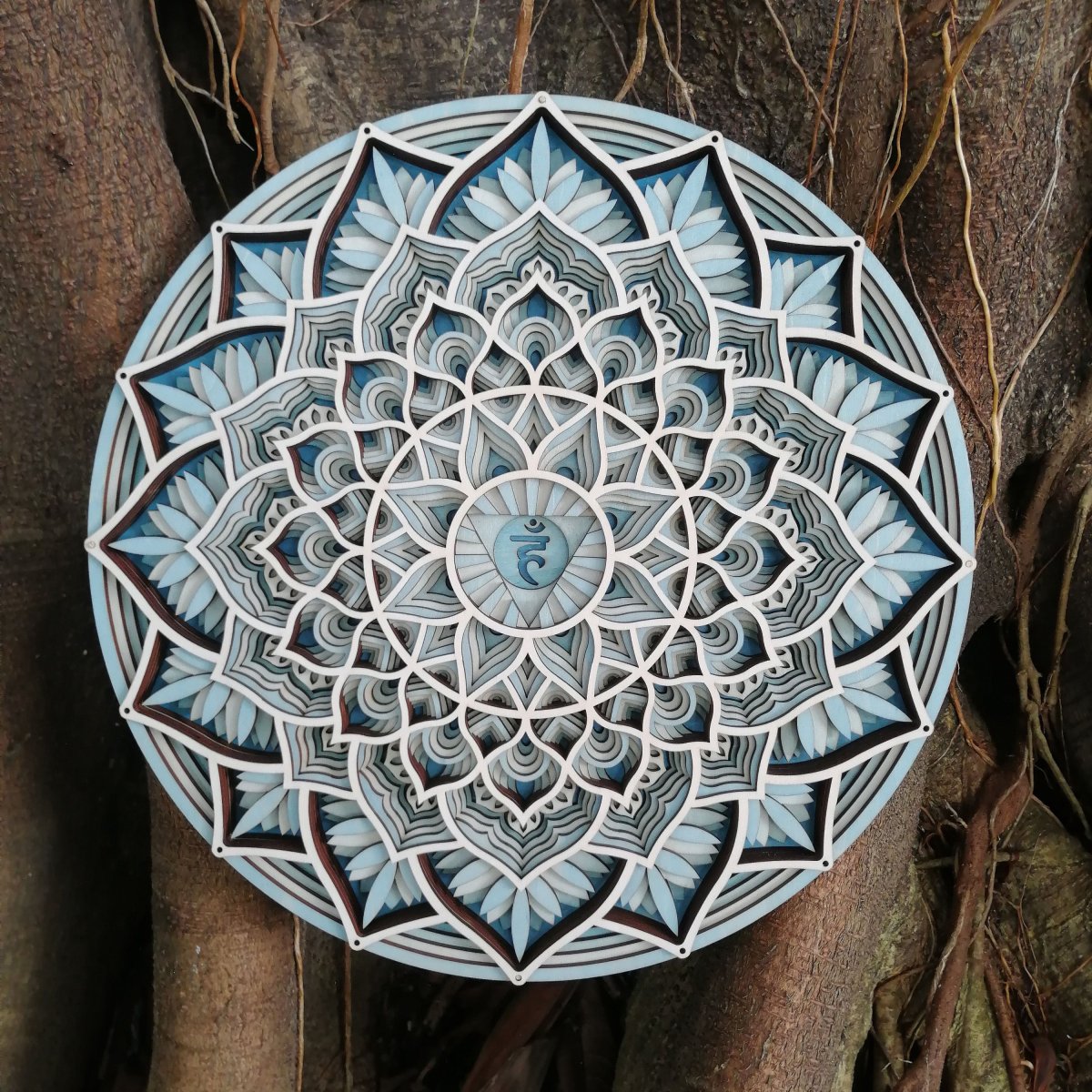 Мандала на стене