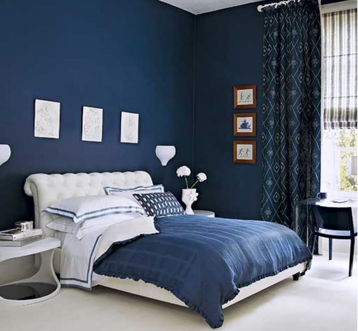 Темно синяя спальня