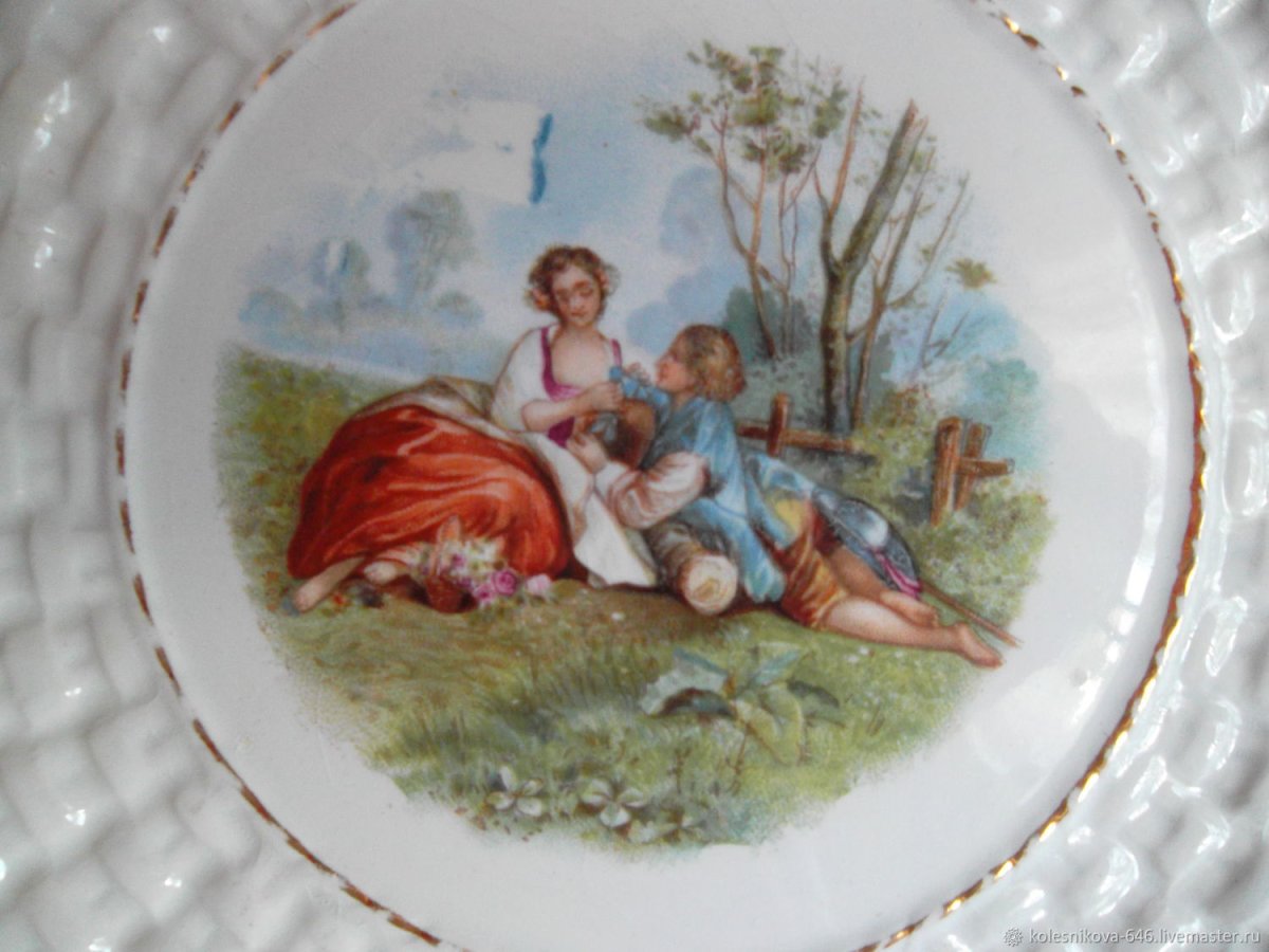 Фарфоровые настенные тарелки