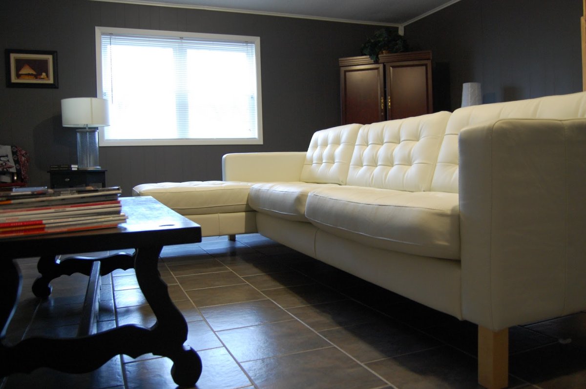 Белый кожаный диван икеа