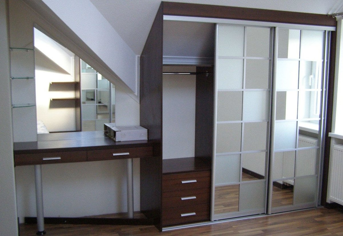 Встроенные шкафы с рабочим местом