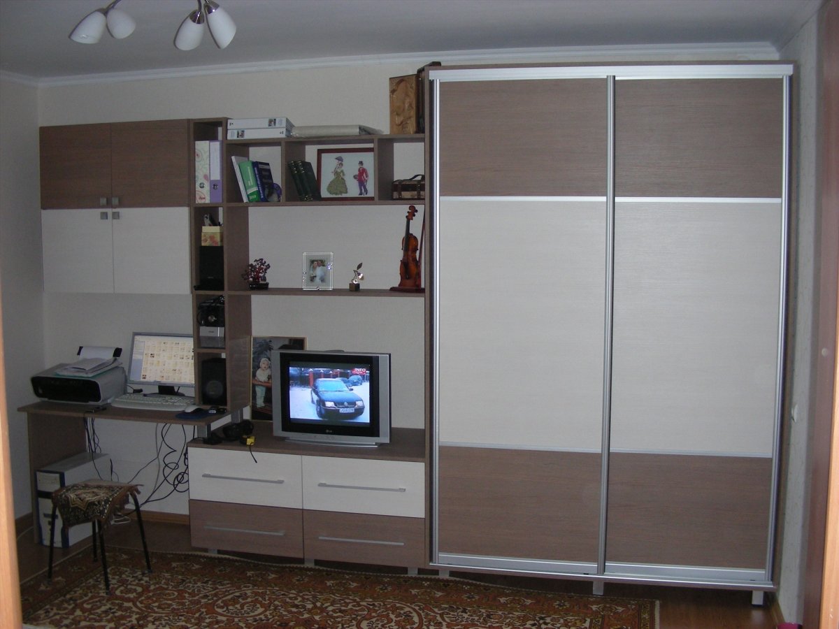 Шкаф купе со столом