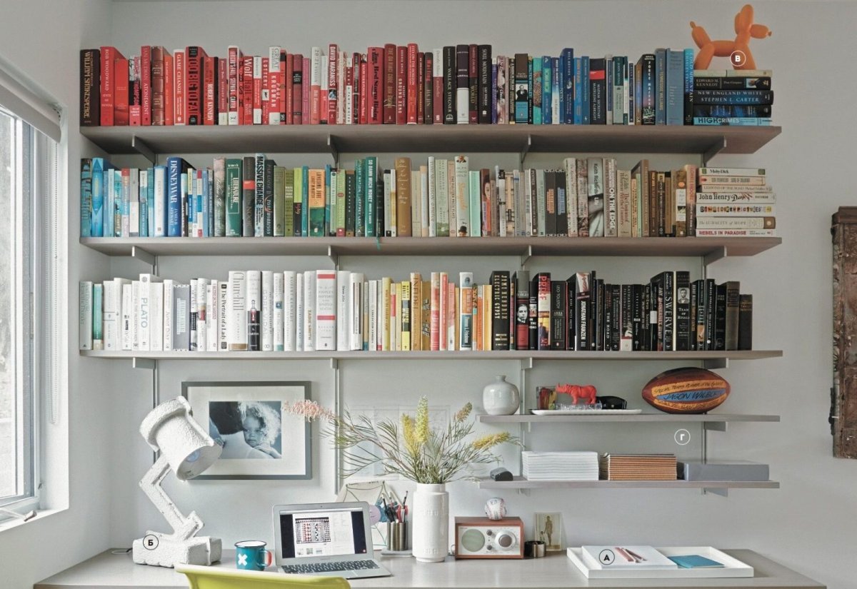 Открытые полки в детской