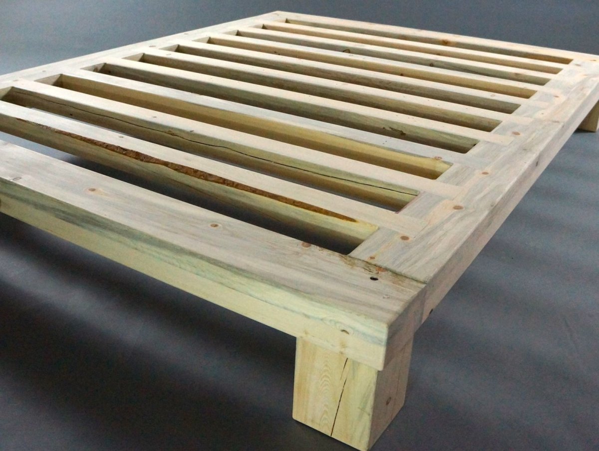 Скандинавская кровать с ящиками