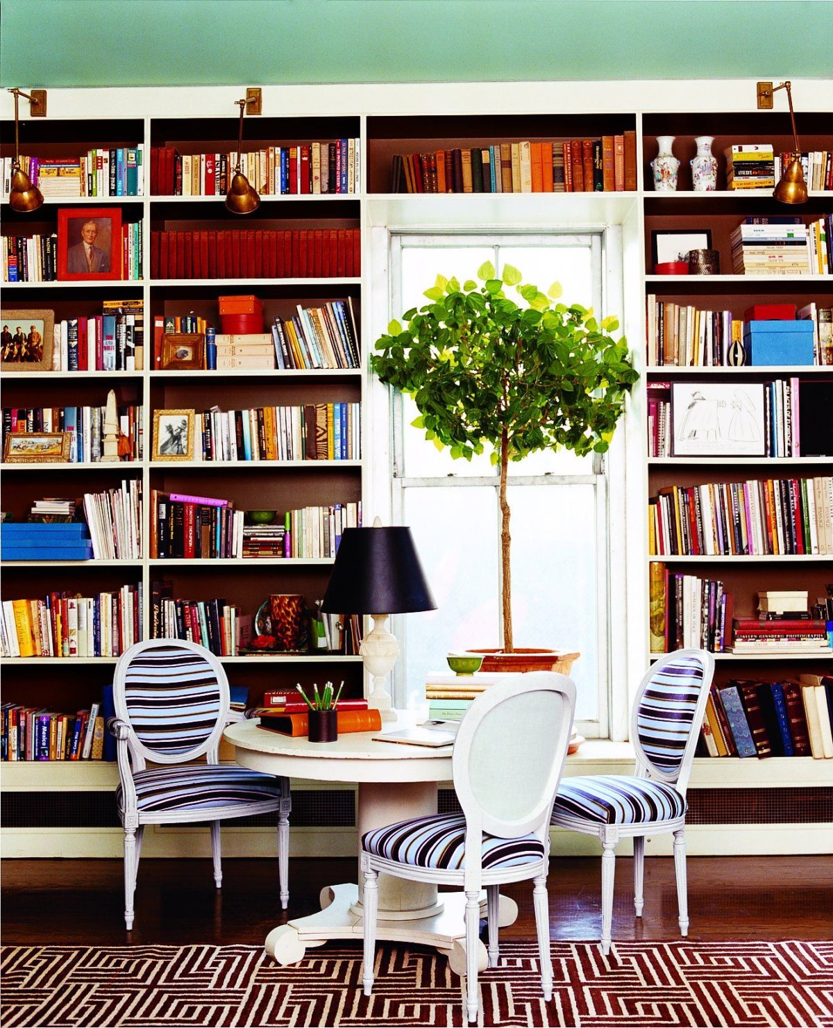 Книжный декор