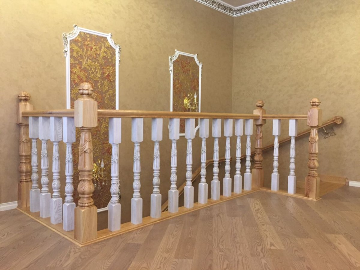 Балясины на прозрачном фоне