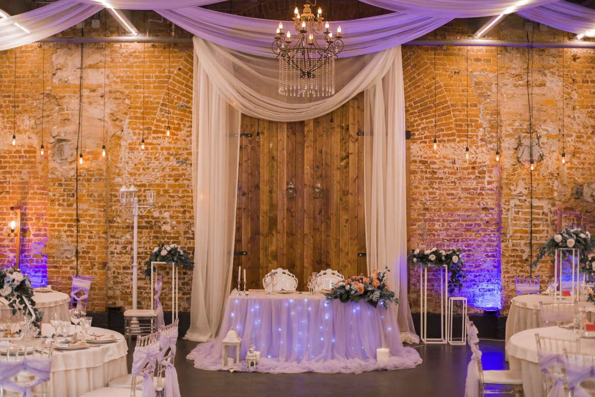 Лофт Хаянис Холл