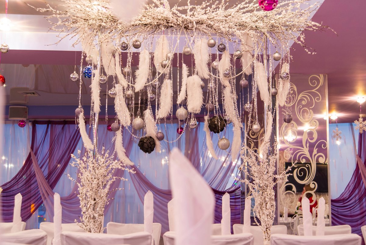 Праздничные украшения помещения