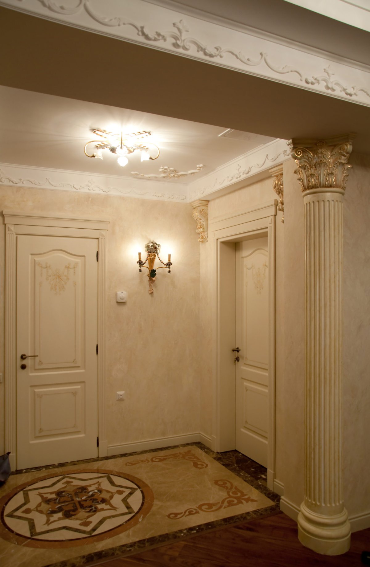 Колонны в стиле рококо