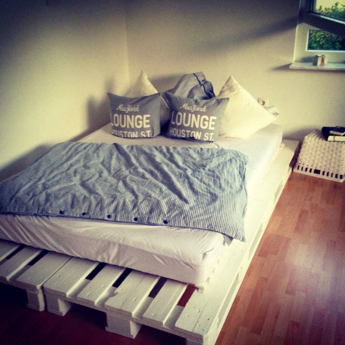 Кровать из поддонов 140 на 200