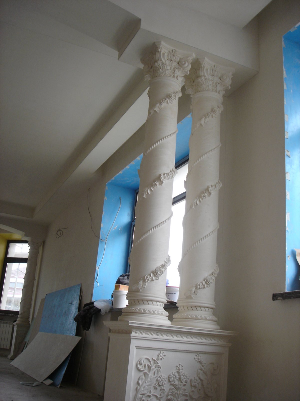 Изготовить колонны из алебастра