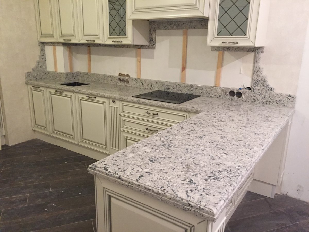 Кварцевый агломерат crema Levante