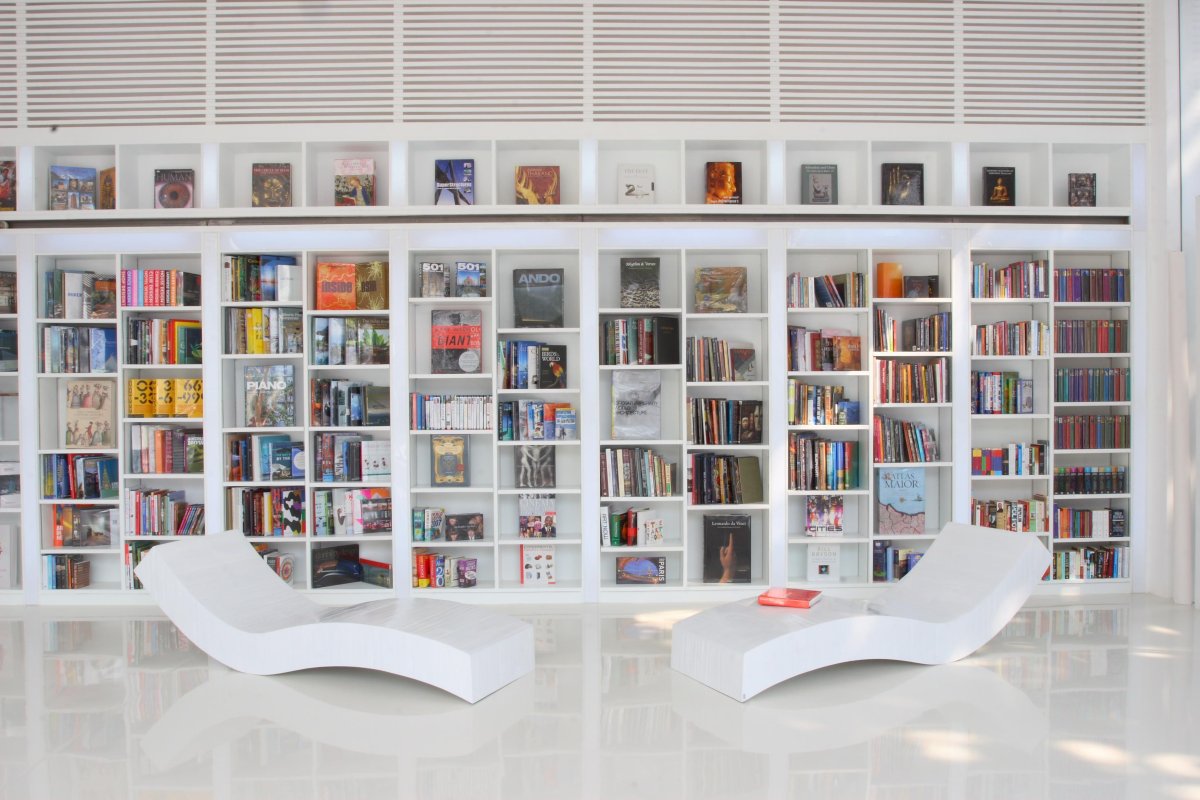 Необычные полки для книг