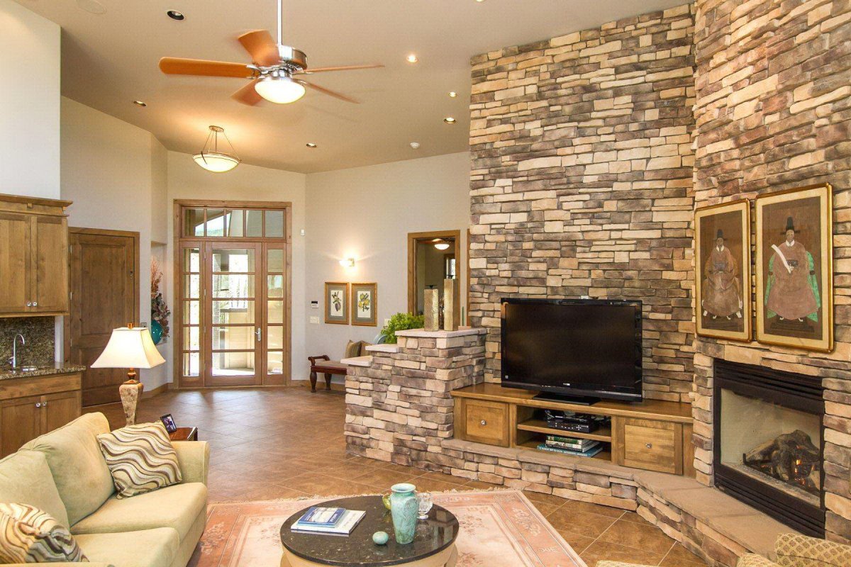 Камень для внутренней отделки