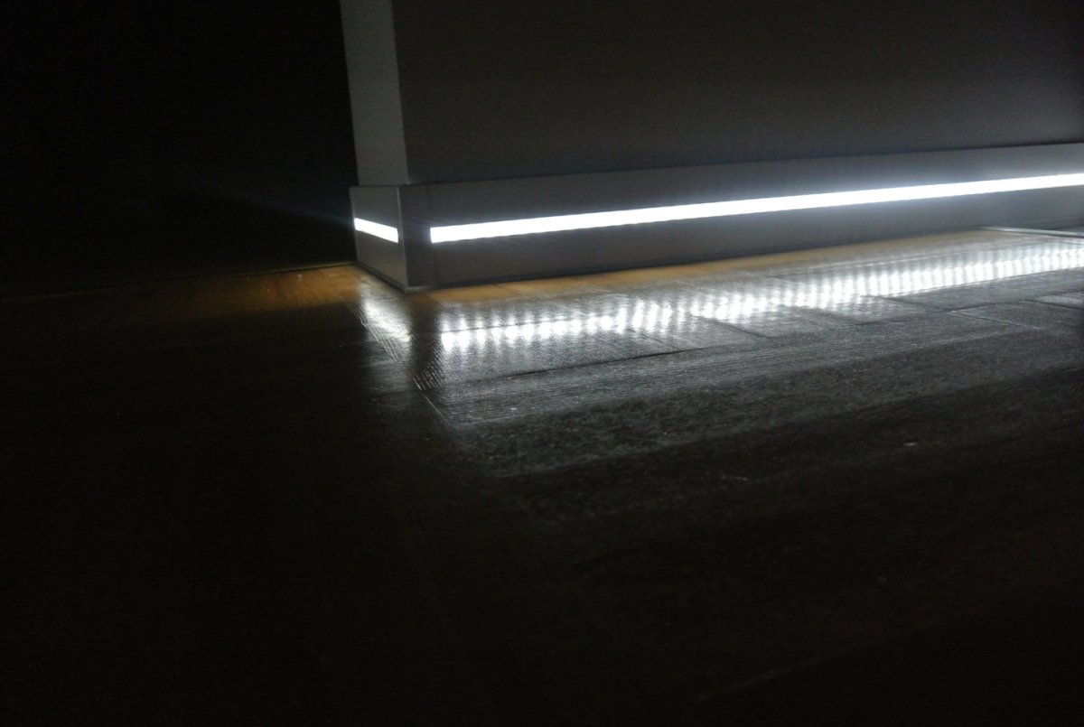 Плинтус алюминиевый с led подсветкой Braz line