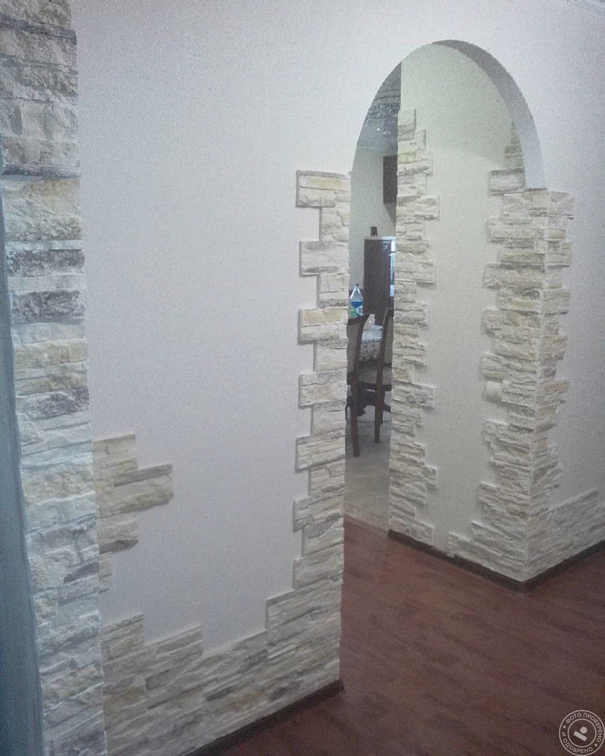 Кирпичная арка в интерьере