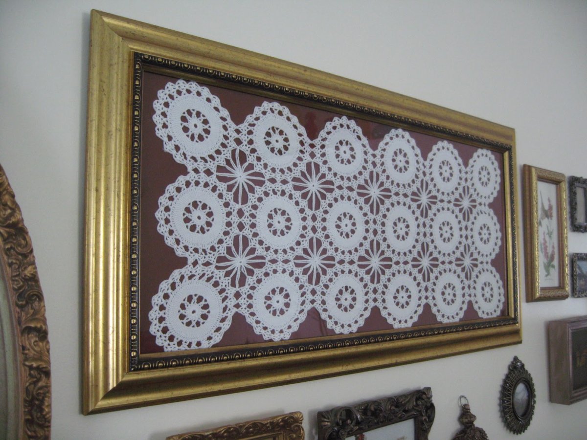 Вязаный декор на стену