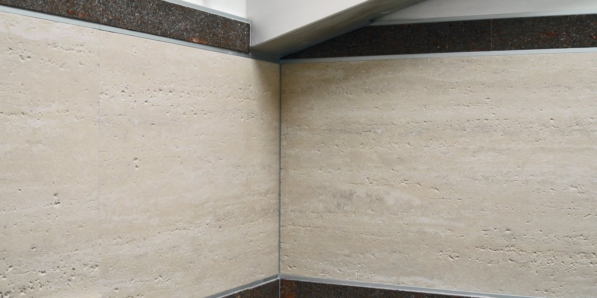 Хаотичный орнамент на фасад травертин