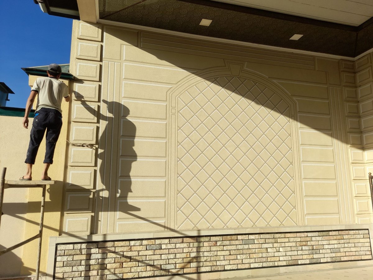 Отделка жидким травертином