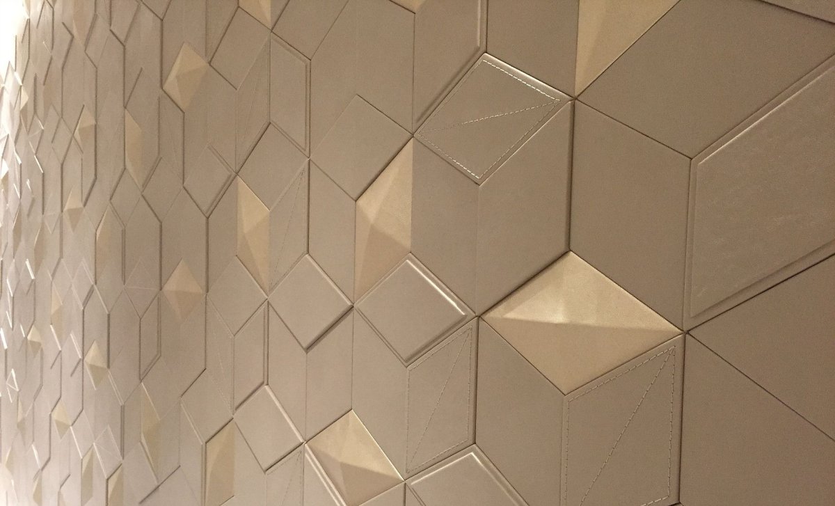 Кровать с изголовьем во всю стену