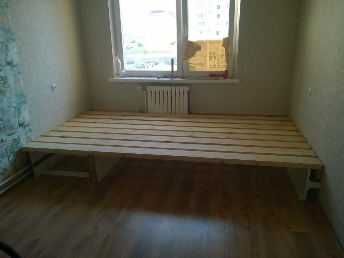 Подиум с выдвижной кроватью