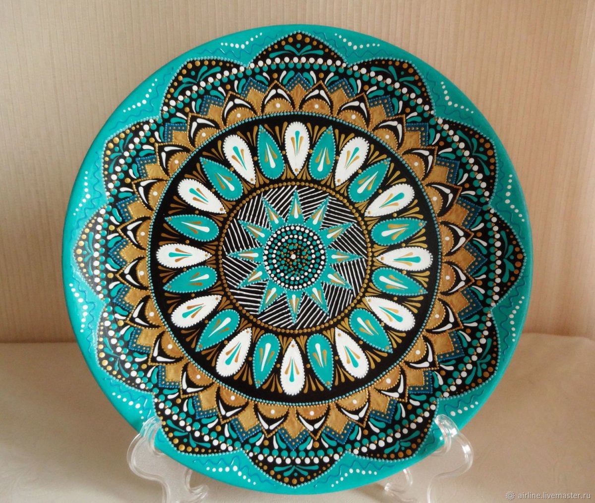 Роспись тарелки точечками