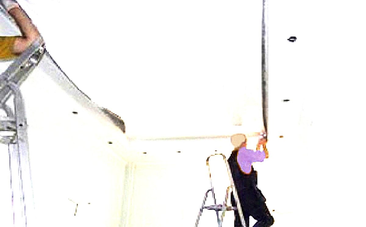 Монтаж подвесного потолка