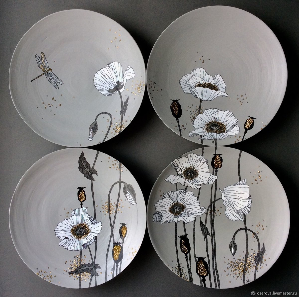 Одноразовая тарелка с енотом