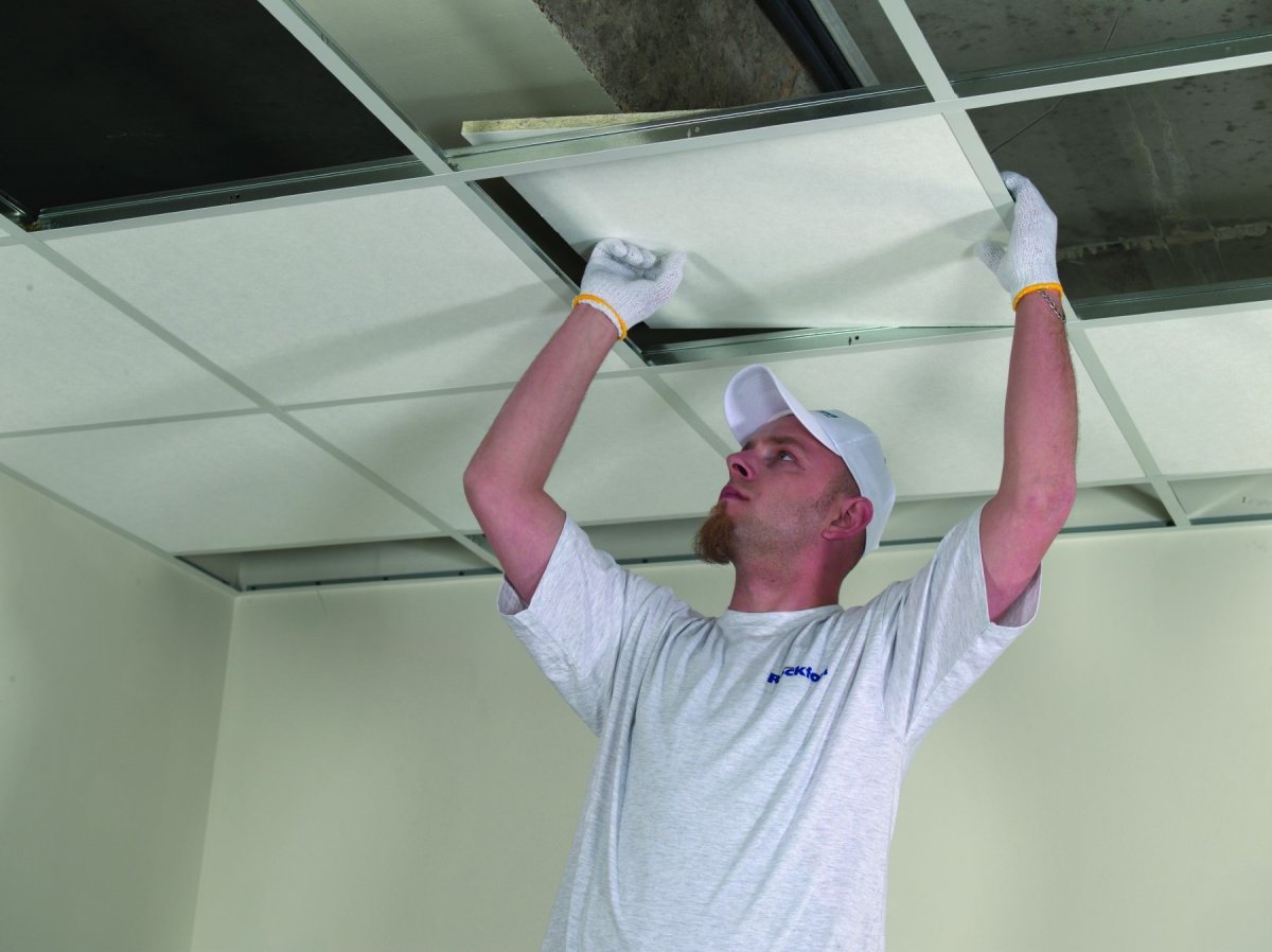 Крепление панелей ПВХ на потолок