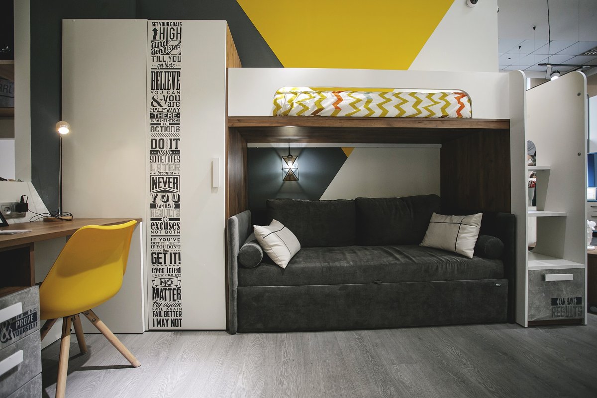 Клюква диван и кровать чердак