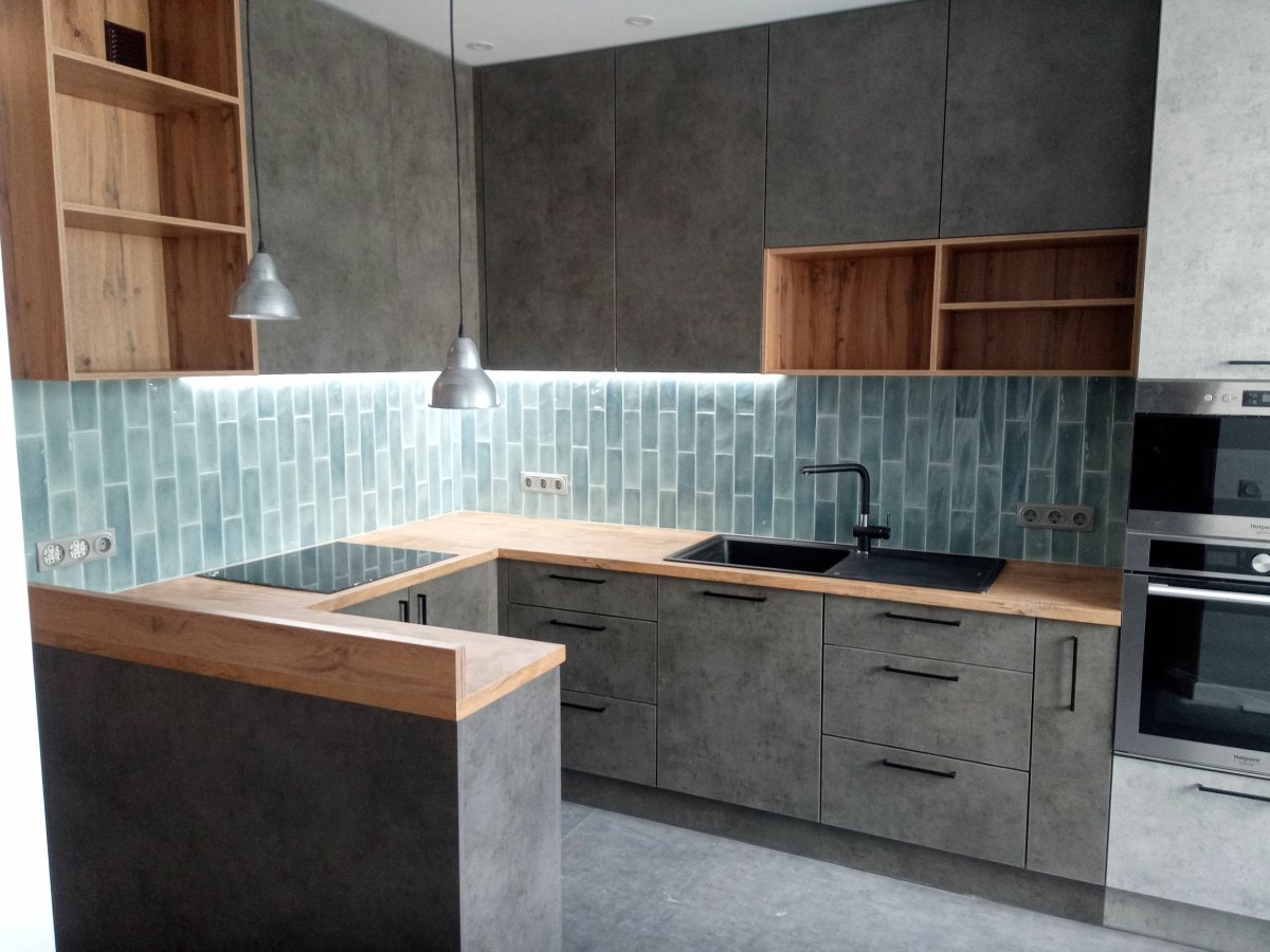 Кухня Эггер бетон Чикаго темный