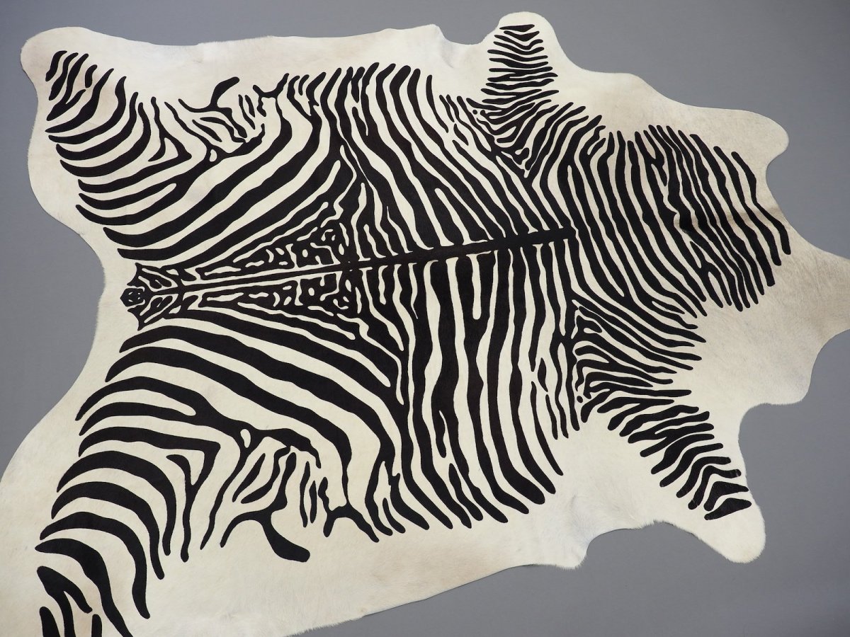 Шкура коровы под зебру