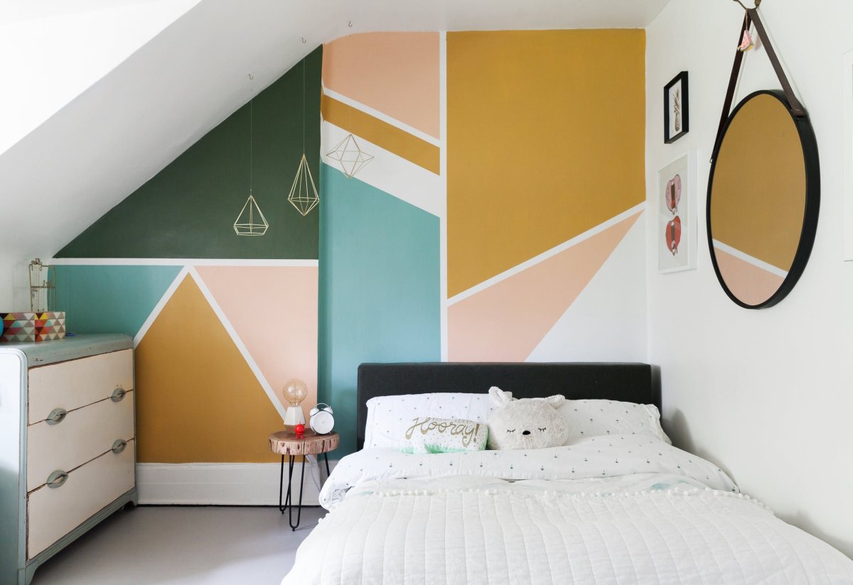 Спальня на мансарде в современном стиле