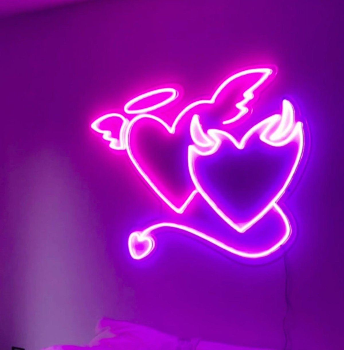 Картины с неоном