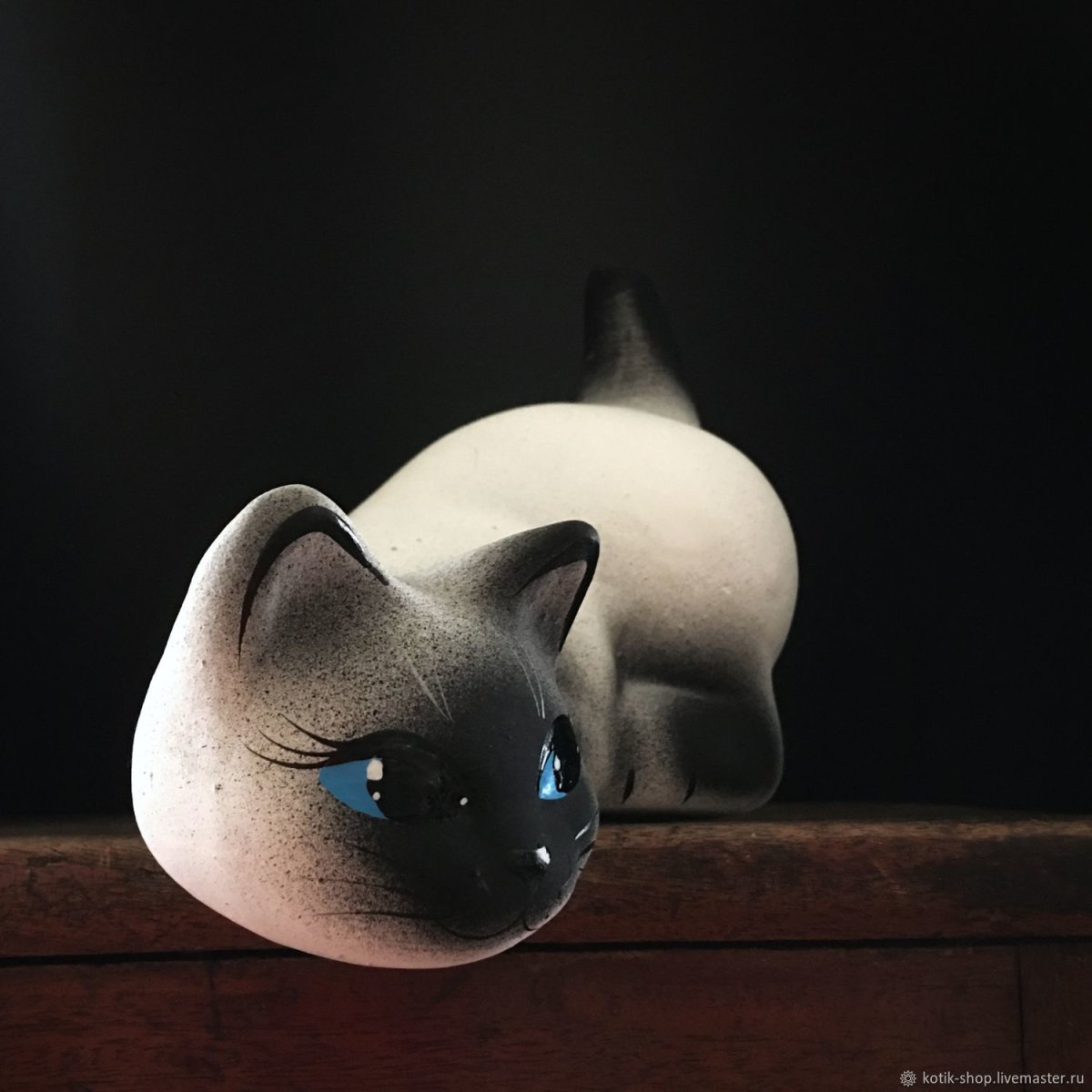 Фигурка кот свисающий