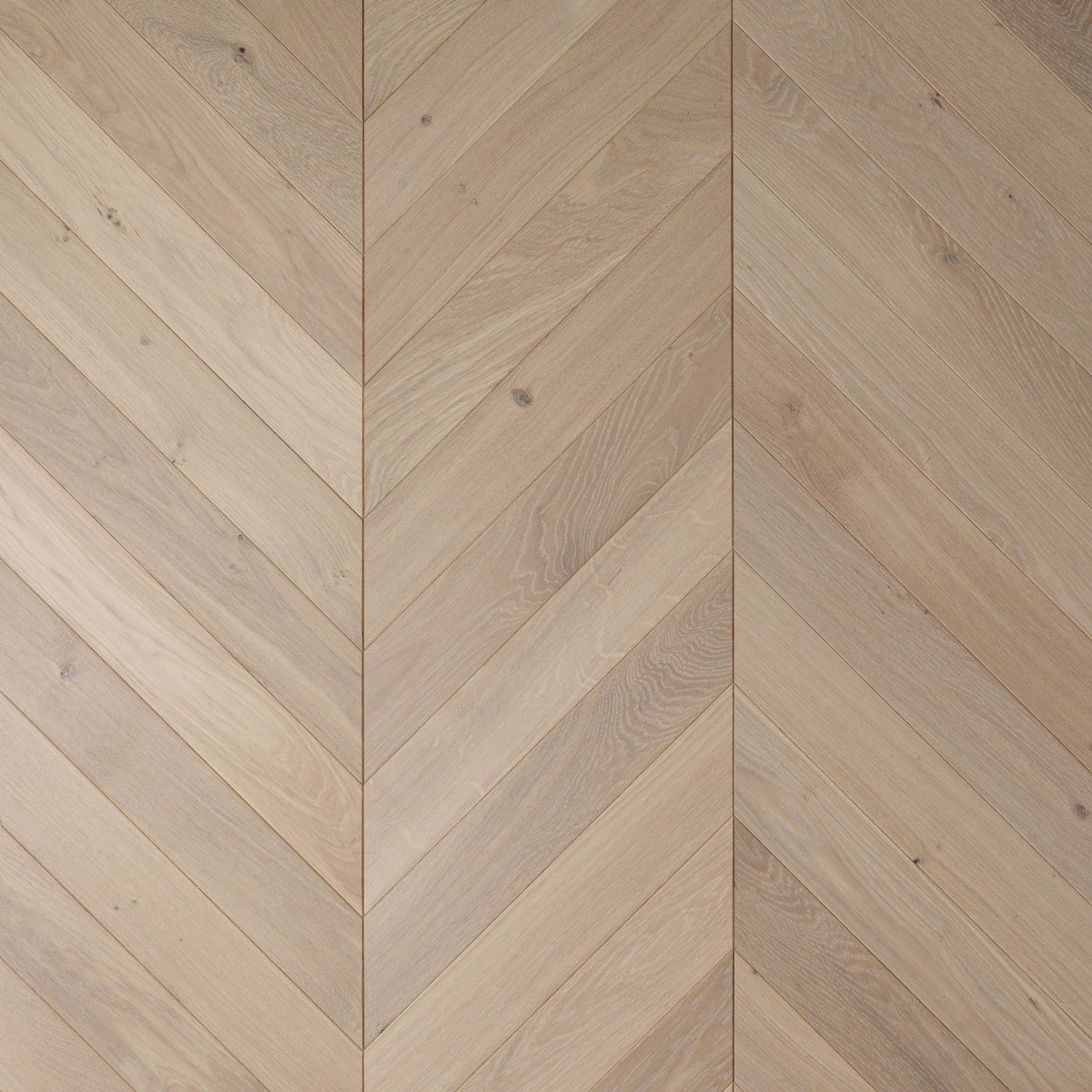 Паркет Engineered Oak Flooring 13/4x90x600 Chevron 45 Grade select , Bevels x4