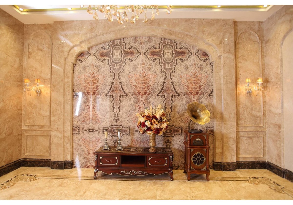 Мраморный пол с узором