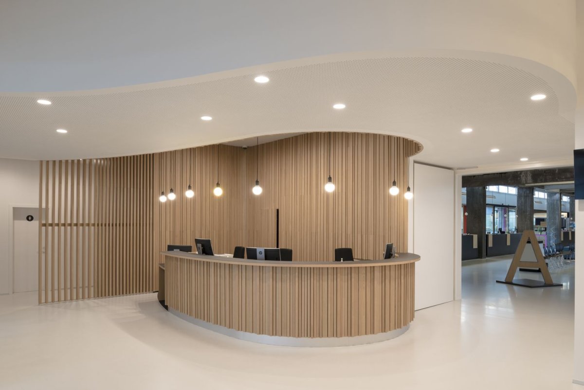 Интерьер холла и ресепшена