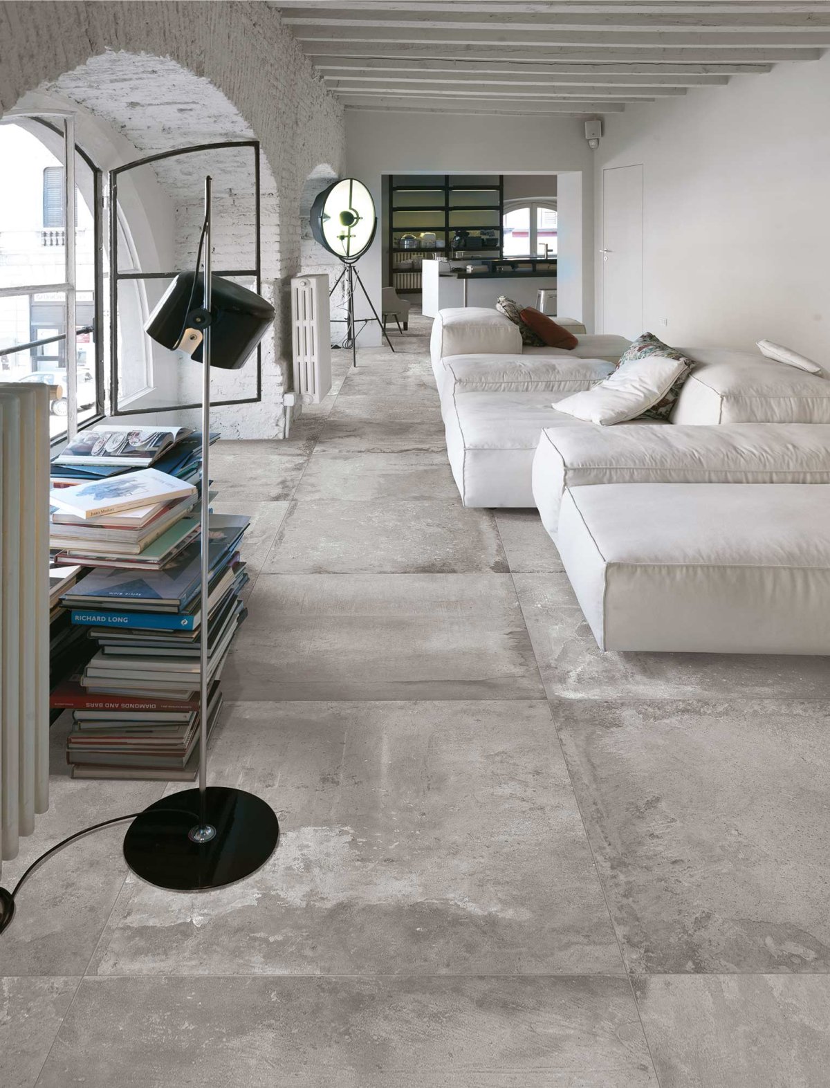 Дверь шлифованный бетон