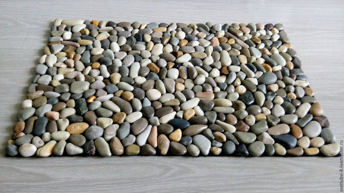 Коврик с камушками
