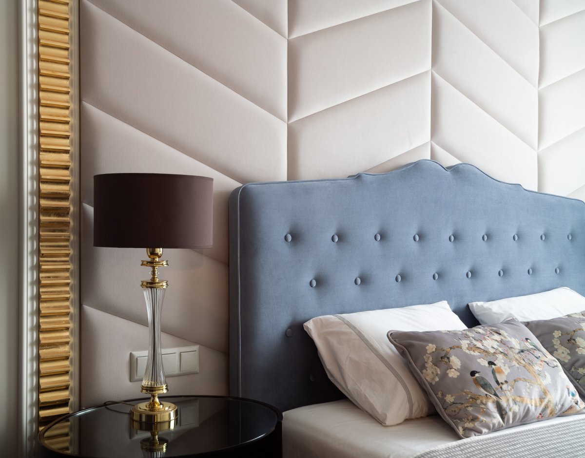 Розетки в изголовье кровати